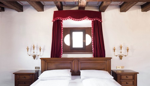 Suite (Tower)