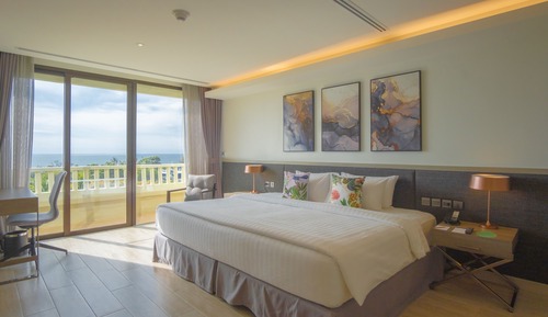 Paradox One-Bedroom Suite Seaview