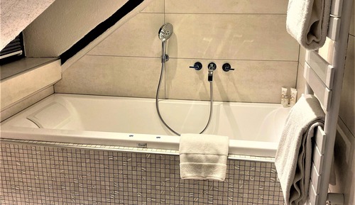 Habitación triple de lujo, bañera de hidromasaje