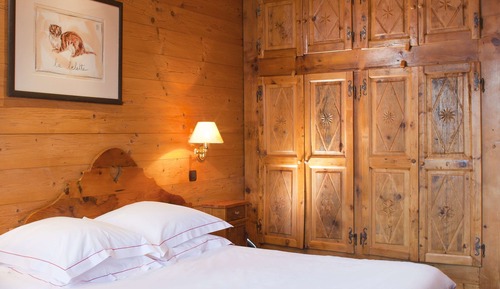 Habitación con 1 cama doble o 2 individuales, balcón, vistas a la montaña