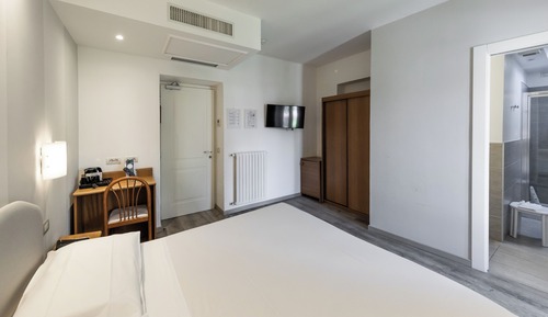 Habitación Confort con 1 cama doble o 2 individuales