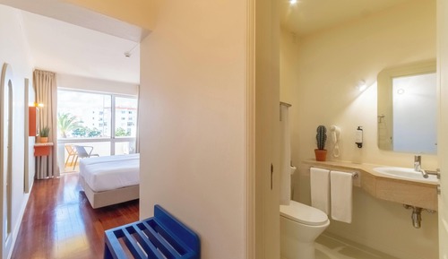Habitación estándar con 1 cama doble o 2 individuales
