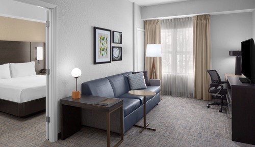 Suite, 1 cama doble (Mobility/Hearing Accessible, Tub)