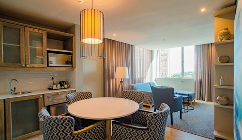 Suite, 1 habitación, no fumadores, vistas parciales al mar