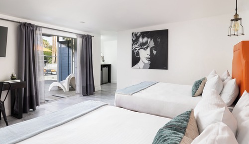 Habitación Deluxe, 2 camas de matrimonio, vistas a la piscina