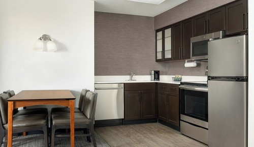Suite, 2 habitaciones, no fumadores (Mobility/Hearing Access, Roll-in Shwr)