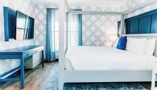 Premiere King Suite