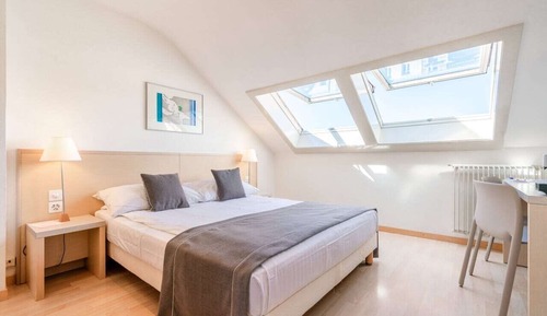 Habitación estándar con 1 cama doble o 2 individuales, no fumadores