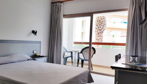Habitación económica, balcón