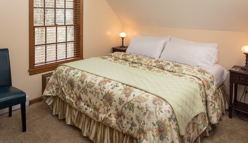 Casa de campo de lujo, 1 cama de matrimonio grande, bañera de hidromasaje (Annie's Galena Cottage)