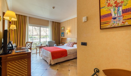 Habitación familiar (2 Adults + 2 Children)