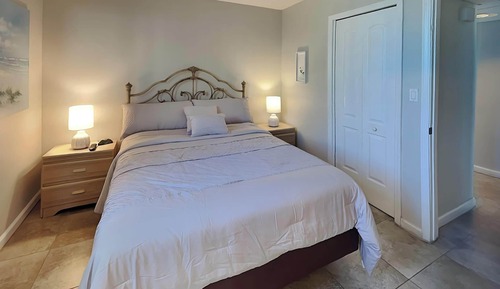 Apartamento, 1 cama de matrimonio con sofá cama, balcón, vistas al mar (#912 East - No Pets Allowed)