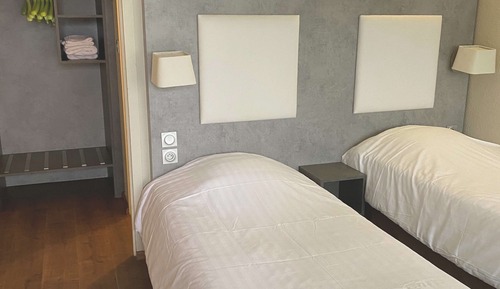 Habitación clásica con 2 camas individuales