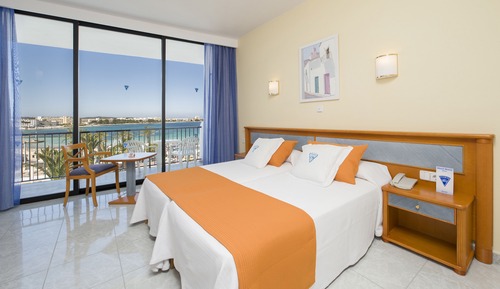 Habitación con 1 cama doble o 2 individuales, balcón, vistas al mar
