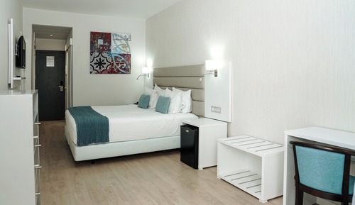 Habitación estándar doble, vistas parciales al mar