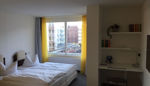 Habitación doble, balcón, mirando al mar