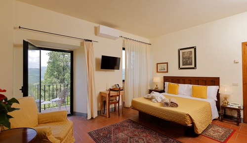 Junior Suite Belvedere con balcón pequeño, vista al valle