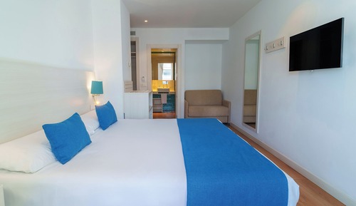 Habitación individual superior, vistas parciales al mar