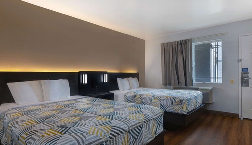Habitación estándar, 2 camas dobles, accesible para personas con discapacidad, no fumadores