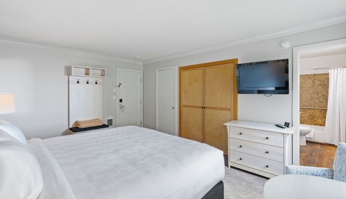 Habitación básica, 1 cama de matrimonio grande (Corner King Room Pet Friendly)