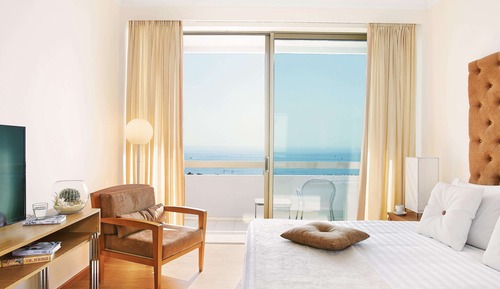 LUX.ME Family Guestroom Sea View