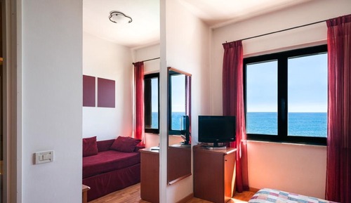 Habitación cuádruple, vistas al mar