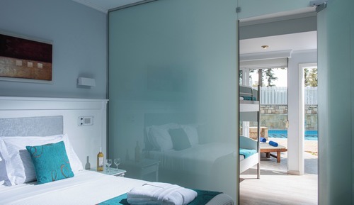 Family Suite 2 Bedrooms with Sharing Pool