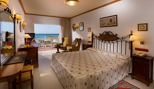 Habitación con 1 cama doble o 2 individuales, vistas al mar