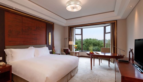Habitación superior, 1 cama de matrimonio grande, vistas a la ciudad