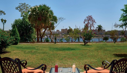 Suite, 1 cama de matrimonio grande, vistas al jardín
