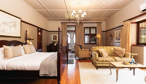 Manor Knacke Suite