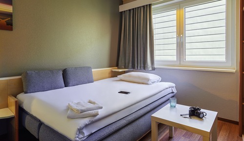 Habitación estándar doble, 1 cama doble con sofá cama