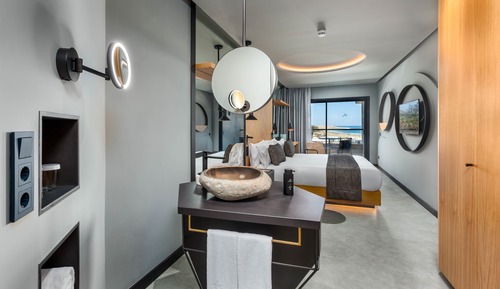 Habitación doble superior, balcón, vistas parciales al mar