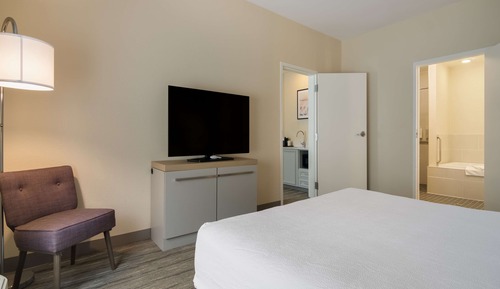 Suite, 1 cama de matrimonio grande con sofá cama, accesible para personas con discapacidad, bañera