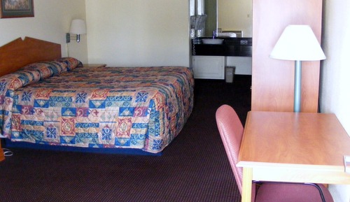 Standard Room, 1 King Bed, Accessible, Non Smoking