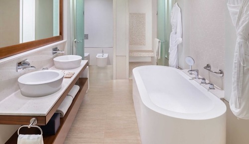 Sea View Residence Suite with Beach Cabana & Lounge Access with Butler Service-Free Shuttle to Malls