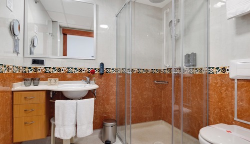 Habitación doble con acceso a la piscina