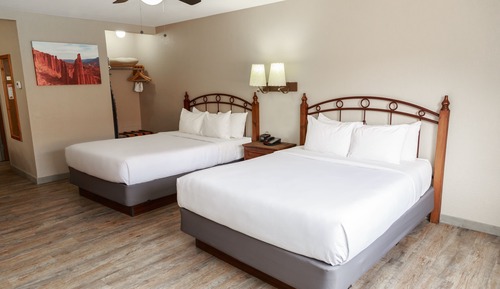 Habitación estándar, 2 camas de matrimonio, frigorífico y microondas