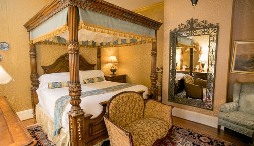 Suite (Cassatt)