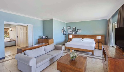 Suite junior, terraza, frente a la playa (Club, Ground Floor)
