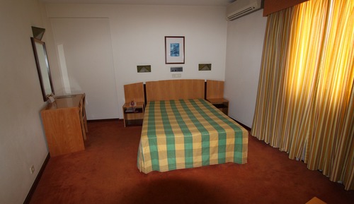 Habitación con 1 cama doble o 2 individuales, 1 cama doble o 2 individuales