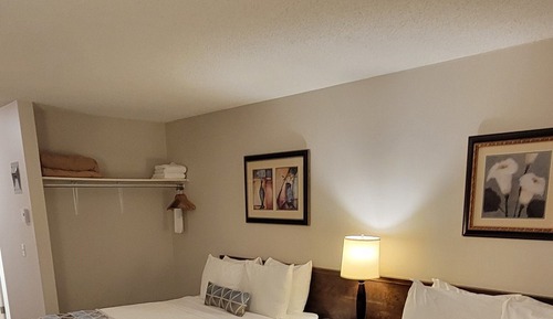 Standard Room, 2 Queens with Kitchenette (Pet Friendly)