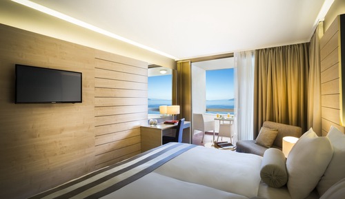 Habitación superior con 2 camas individuales, vistas al mar
