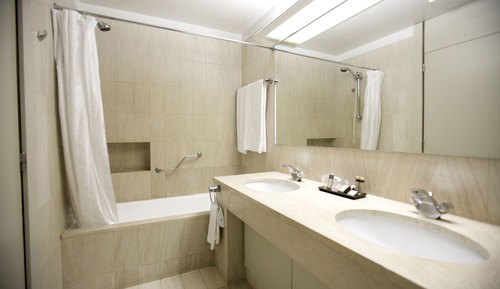 Habitación superior con 1 cama doble o 2 individuales, vistas al mar