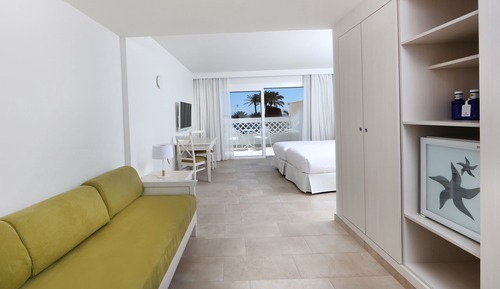 Habitación con 2 camas individuales