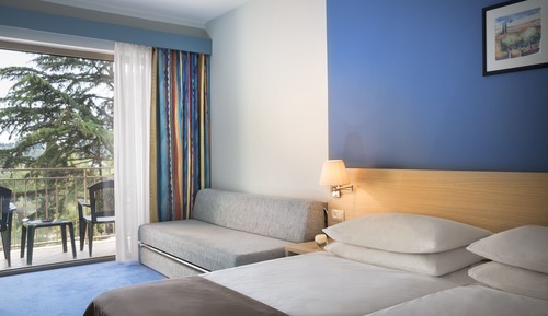 Habitación familiar, balcón, vistas al parque