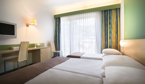 Habitación triple estándar, vistas al parque