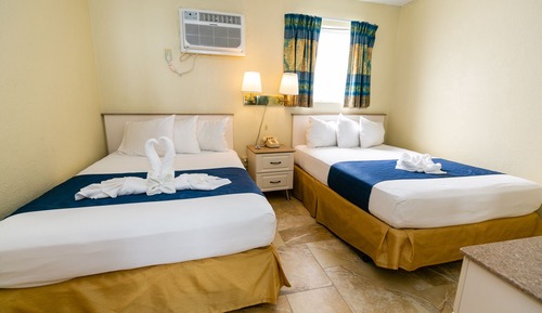 Habitación estándar doble, no fumadores, vistas parciales al mar