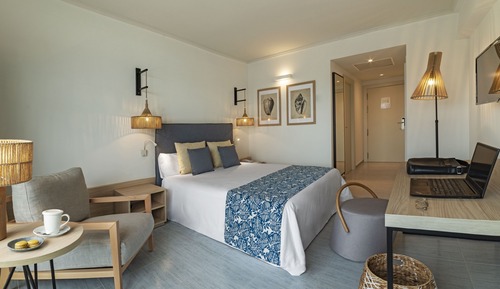 Habitación Deluxe doble, vistas al mar (2 Adults)