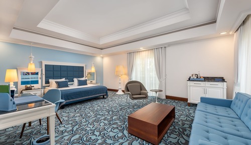 Azure Villa, 3 bedrooms, Sea water pool